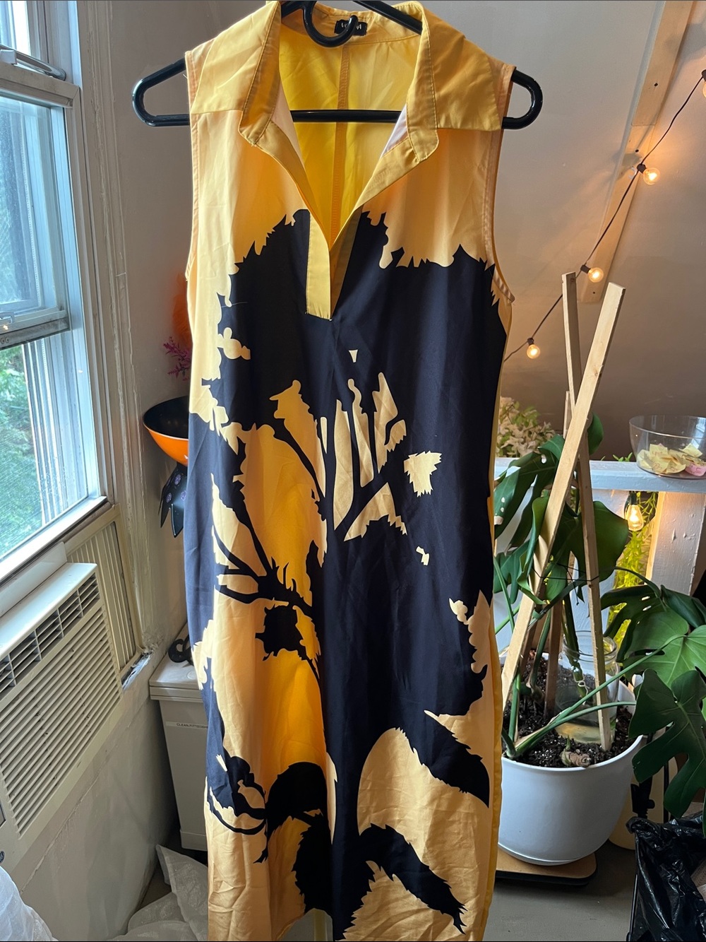 Yellow & Black Sleeveless Floral Shift Dress